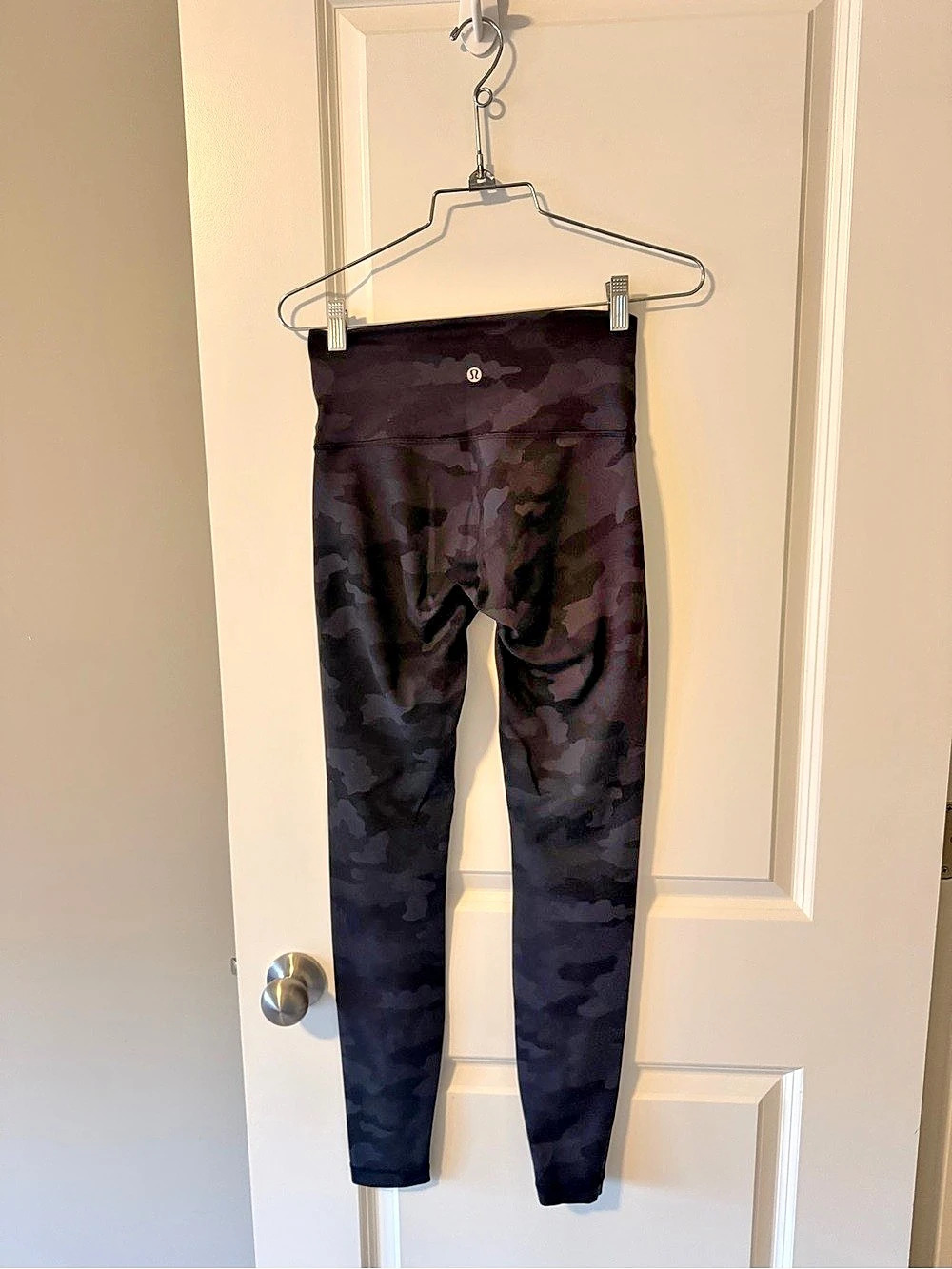 Lululemon Camo Leggings - Size 6